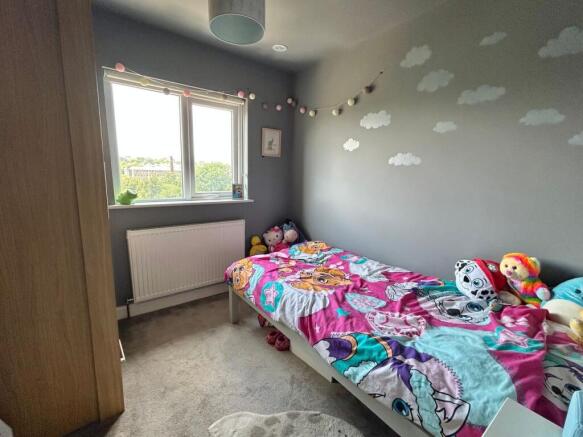 3 bed Semi-Detached for sale Image 12