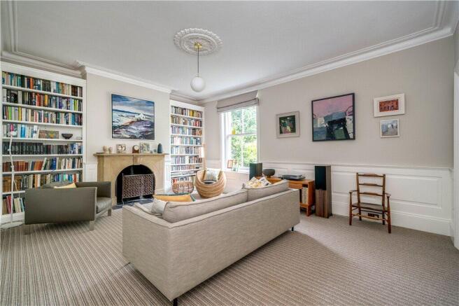 4 bed House for sale Image 11