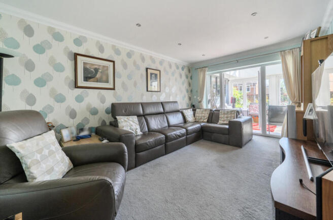 Macaulay Close, Binfield, Bracknell photo 4
