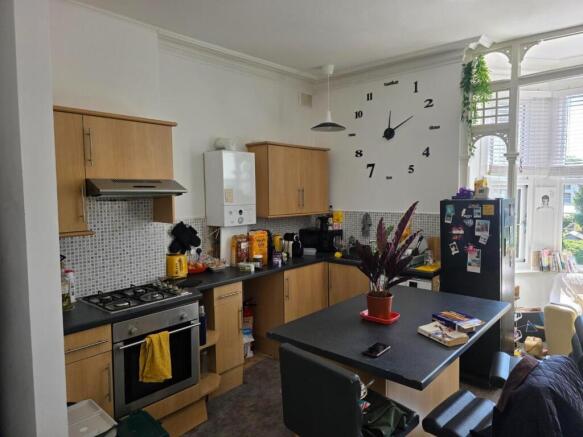 Kitchen - 2.jpg