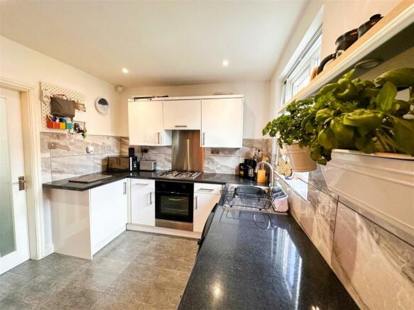 KITCHEN DINING ROOM
