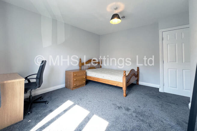 4 bed Terraced to rent Image 11