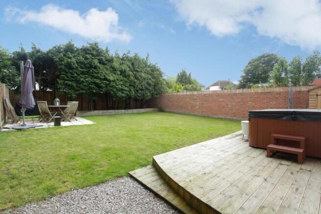 23 Stirling Way-13.j