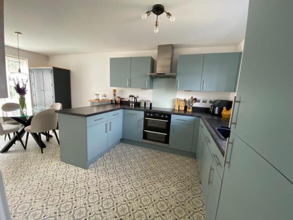 Kitchen Area.jpg