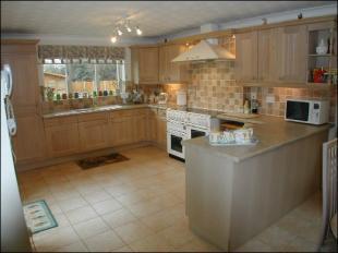 21ft Dining Kitchen