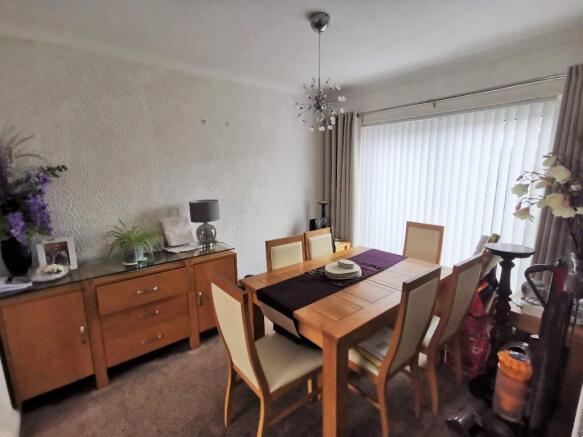 Lounge / Dining 