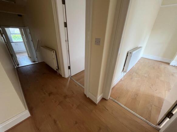 Flat 2, 37 Greenfield Road, Colwyn Bay, Conwy, LL29 8EW photo 4