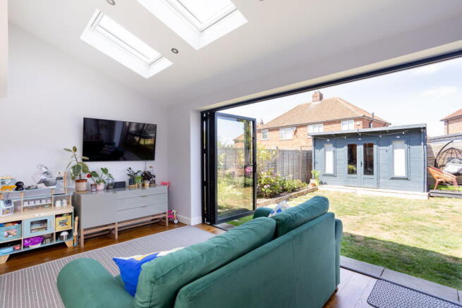 4 bed Semi-Detached for sale Image 6