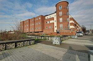 14, Turnpike Court, High Street, Waltham Cross EN8 7AA