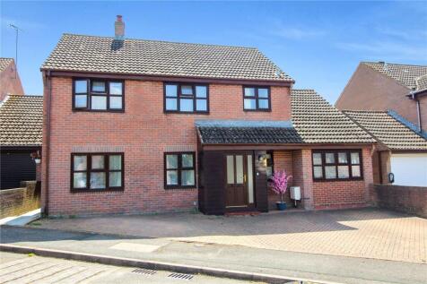 Salt Spring Drive, Royal Wootton Bassett, Swindon, Wiltshire, SN4