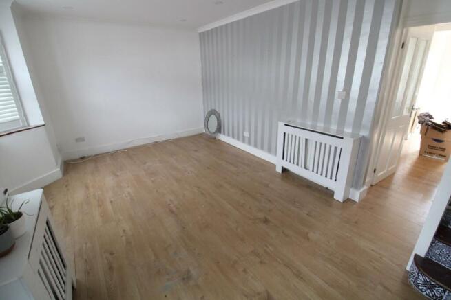 Living Room (2)