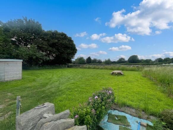 4 bed House for sale Image 4