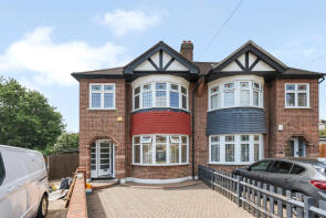 14, Fairlight Close, London E4 6PB