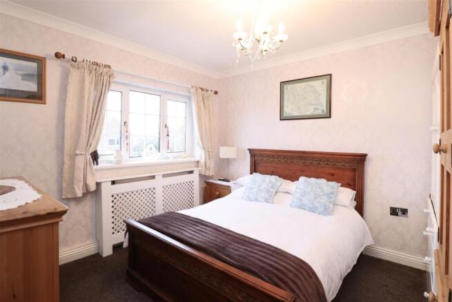 2 bed Flat for sale Image 8