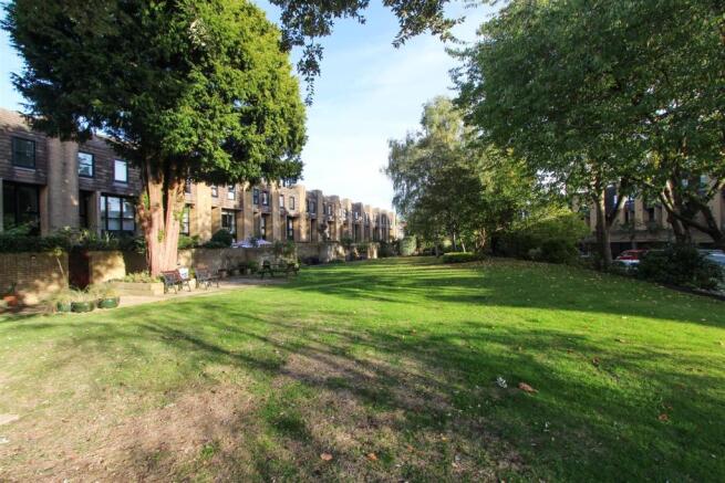 Residents Gardens.jpg
