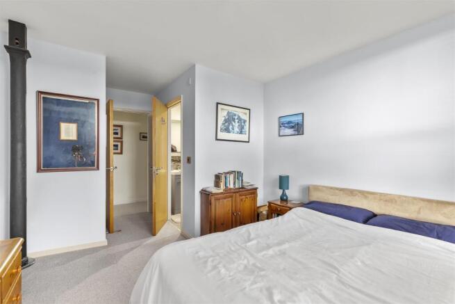 2 bed Apartment for sale Image 6