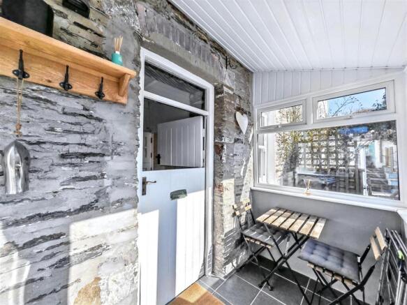Porch/sunroom