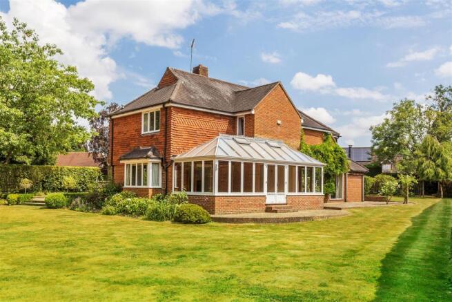 house. estate agency Dunsfold The Chestnuts