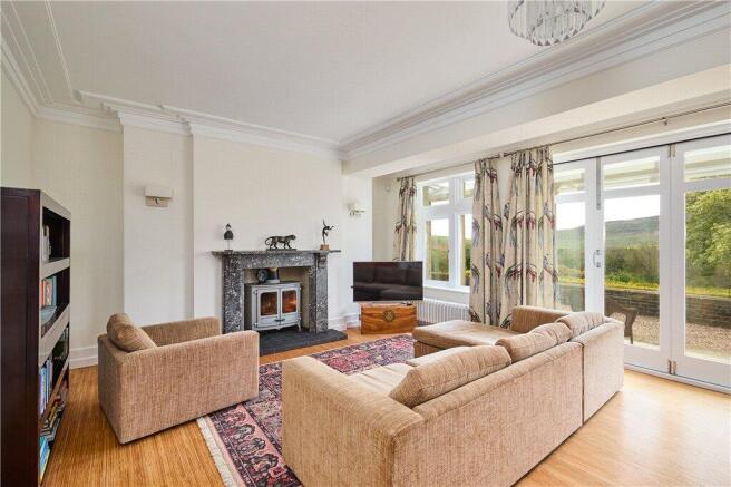 5 bed Detached for sale Image 5