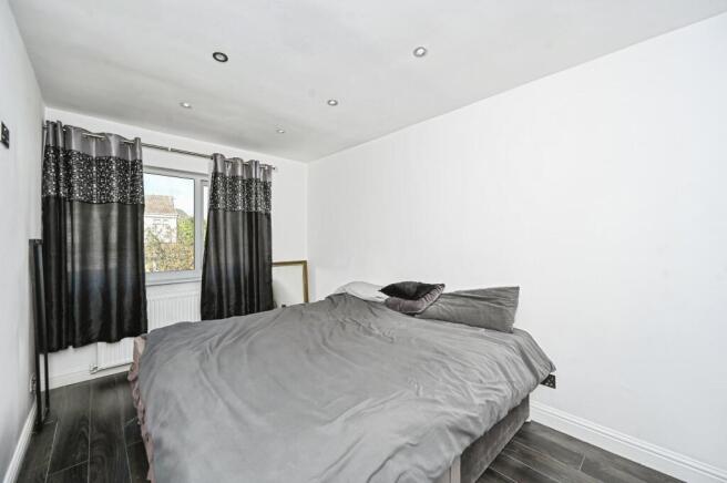 3 bed Semi-Detached for sale Image 8