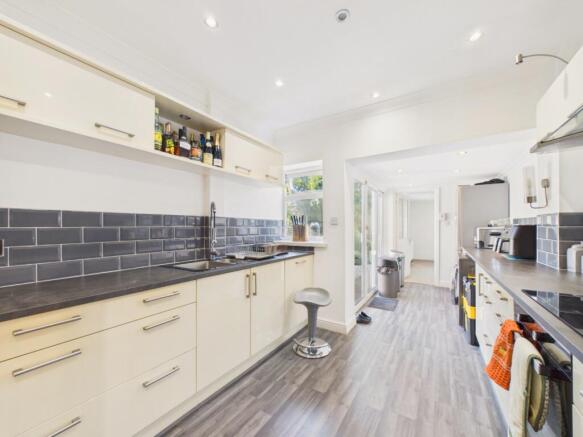 3 bed Terraced for sale Image 4