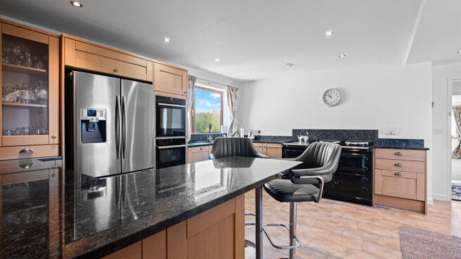 4 bed Detached for sale Image 10