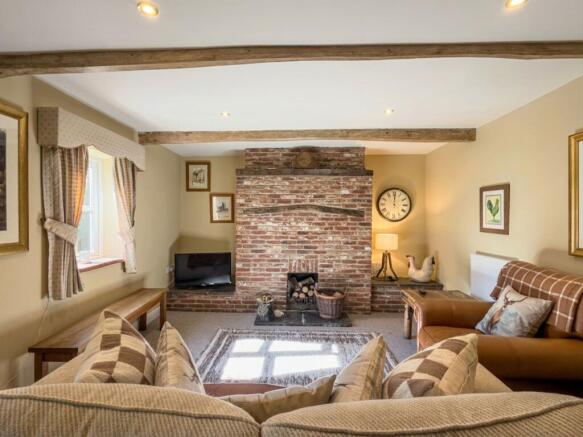 4 bed Detached for sale Image 5