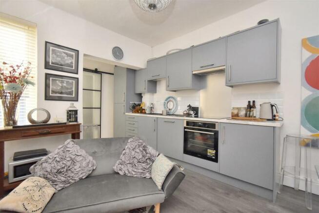 Living Kitchen/Dining Room