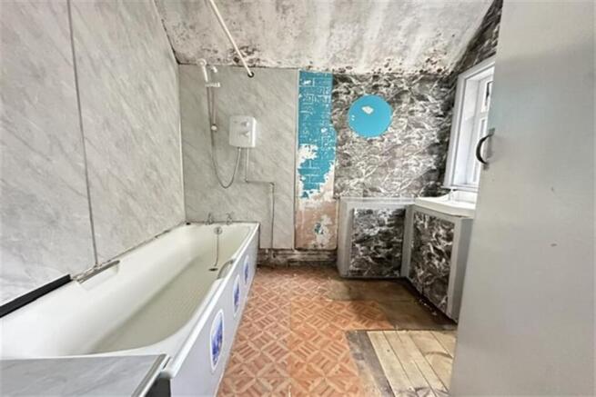 4 bed Terraced for sale Image 10