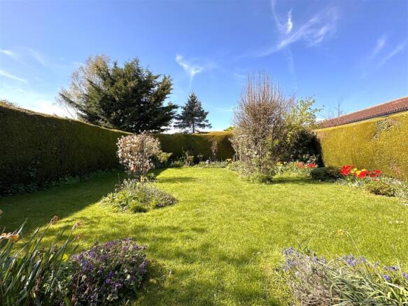 Private Rear Garden 842