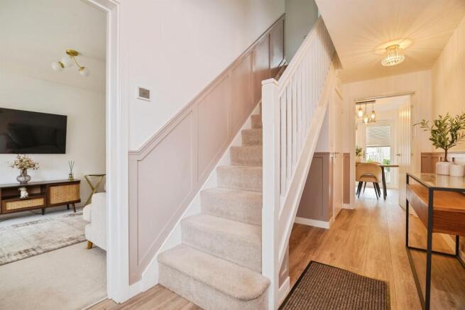 4 bed Detached for sale Image 9