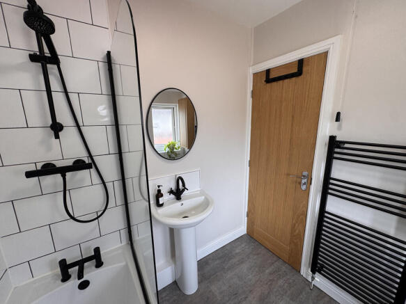 4 bed End of Terrace to rent Image 10