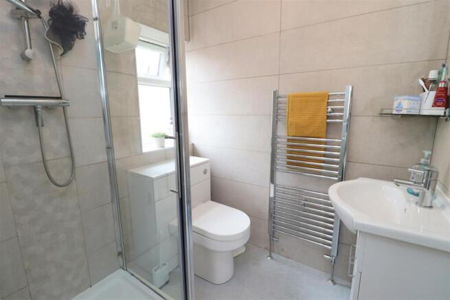 4 bed Detached for sale Image 11