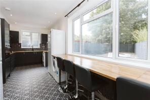 3, Hunters Way, Bristol BS34 7EW