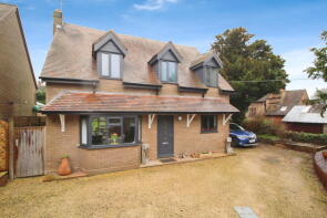 1, Beechcote Lodge, The Hurst, Kidderminster DY14 8EG
