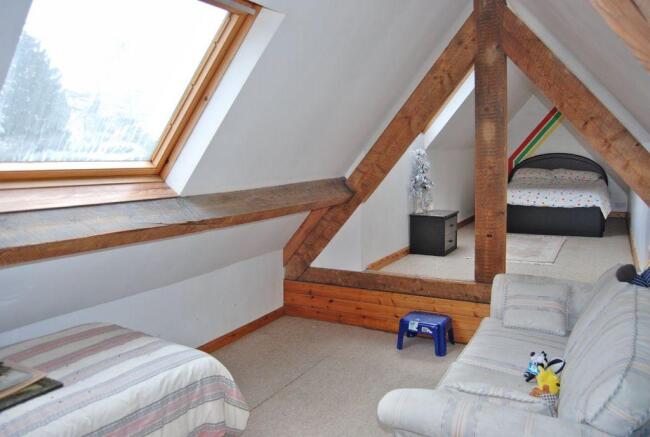 Photo 9