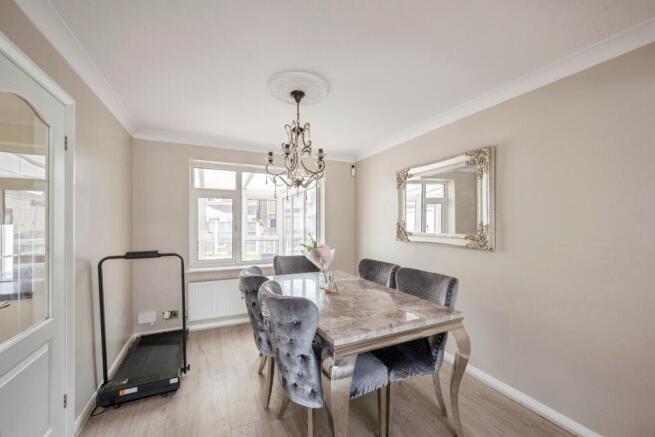 3 bed Semi-Detached for sale Image 7