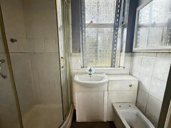 1 bed Ground Flat for sale Image 6