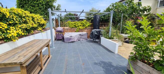 Rear garden 1.jpg