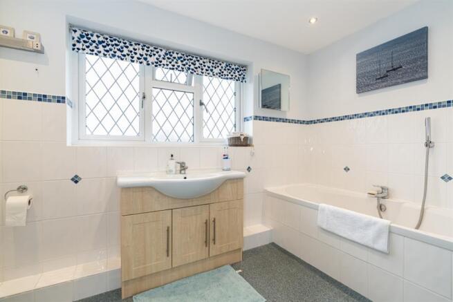 En-Suite Bathroom