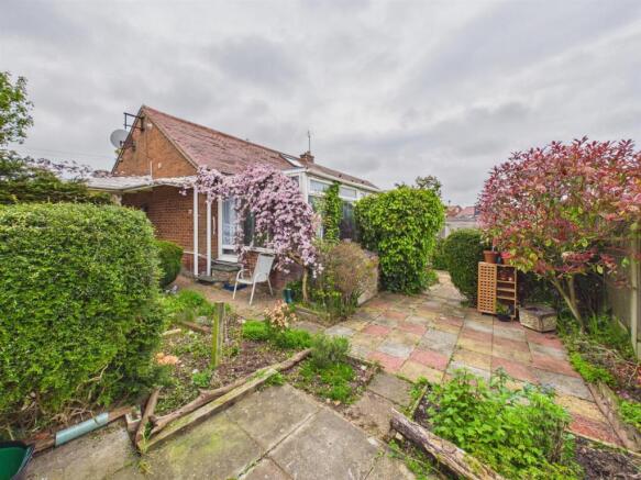 2 bed Semi-Detached Bungalow for sale Image 10