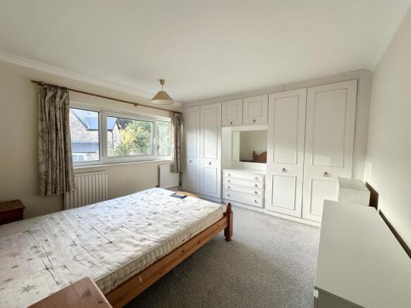 2 bed Apartment to rent Image 8