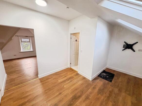 5 bed Terraced to rent Image 6