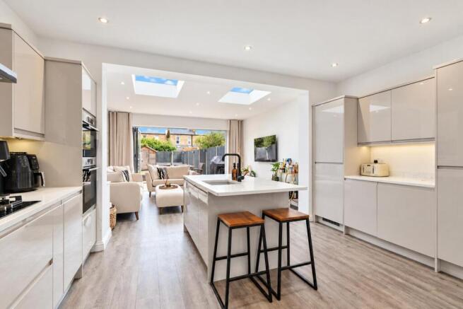 Kitchen & Living