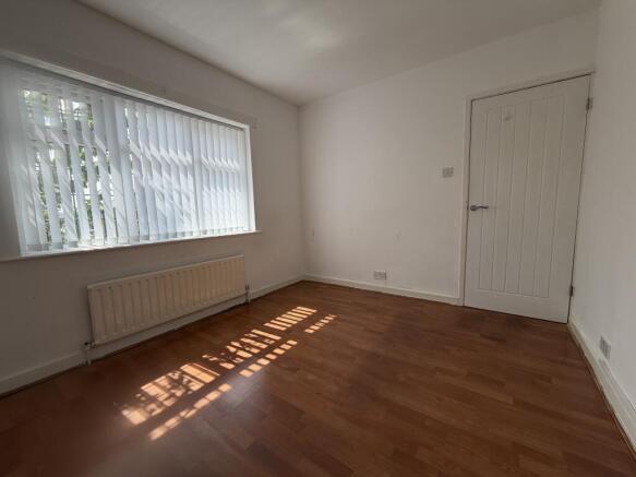 3 bed Semi-Detached to rent Image 11