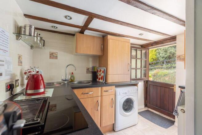 8 bed Detached for sale Image 11