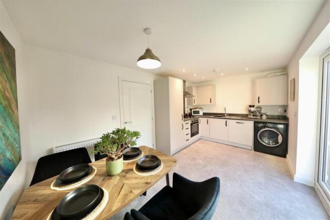 3 bed Semi-Detached for sale Image 7