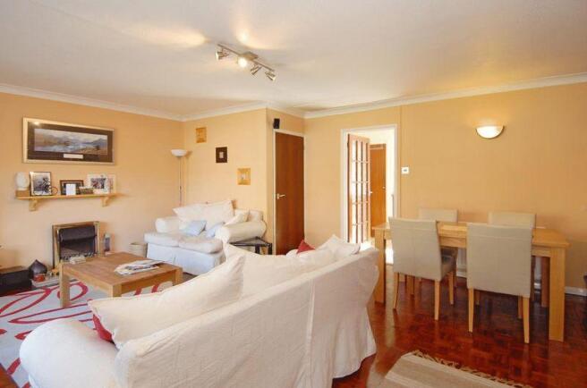 Living Room/Dining