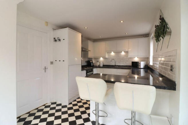 3 bed Detached for sale Image 4
