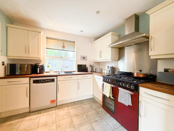 Woodland View, Hyde photo 4